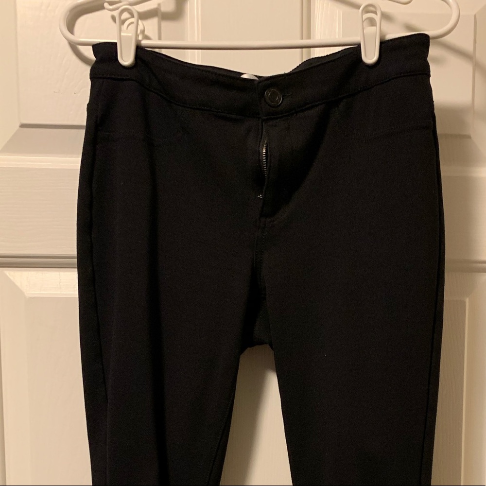 Black skinny pants